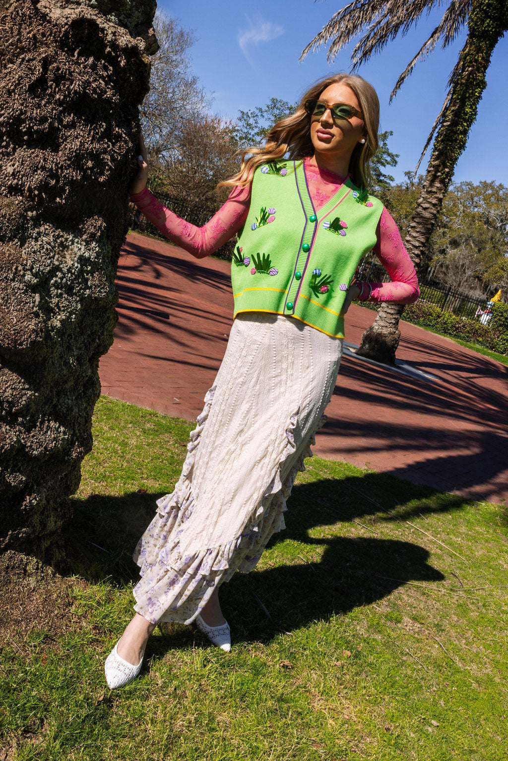 Green Easter Egg In Grass Sweater Tank