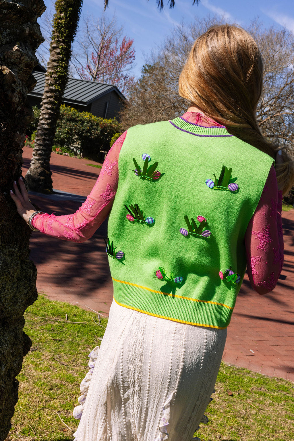 Green Easter Egg In Grass Sweater Tank