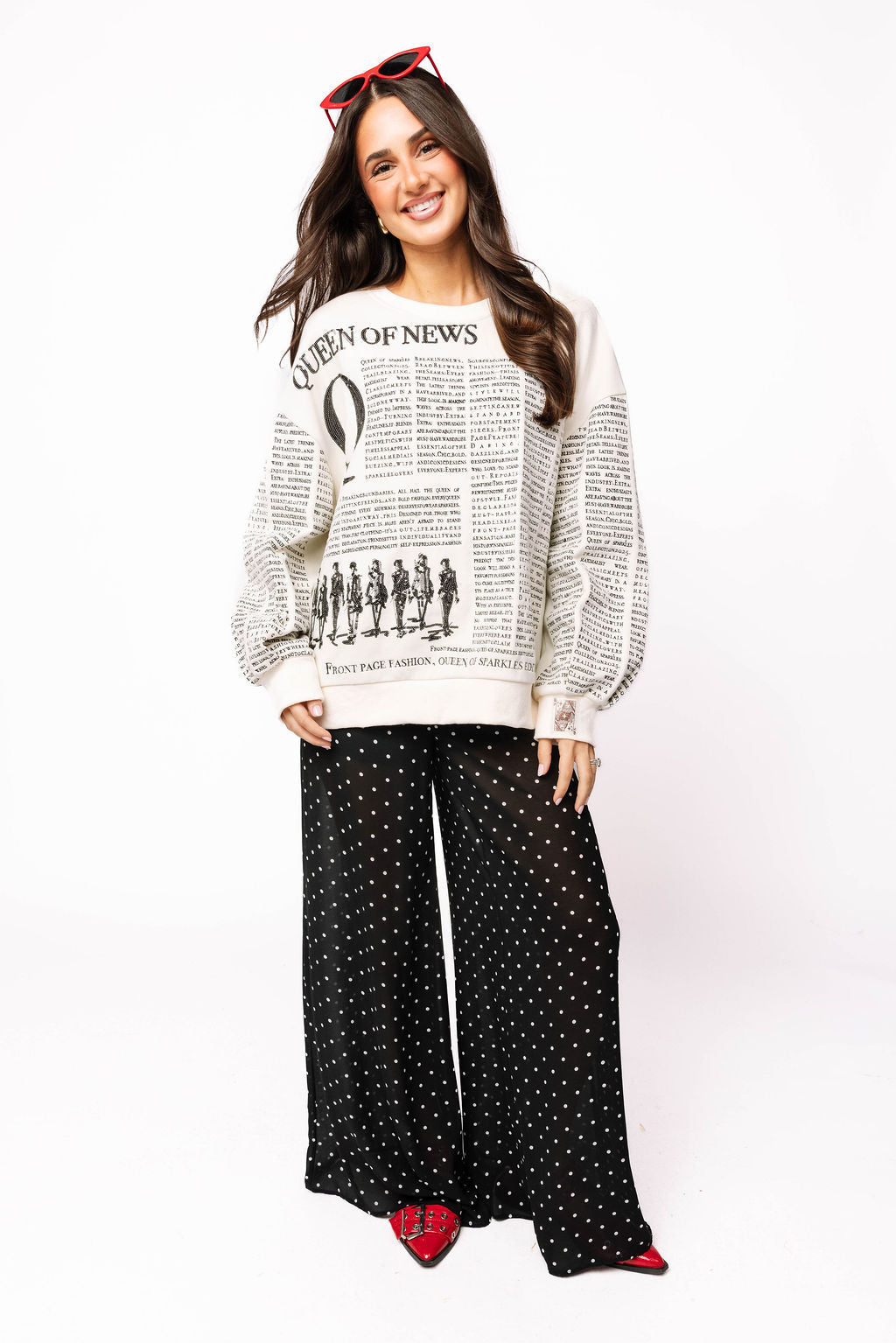 White & Black 'Queen of News' Sweatshirt