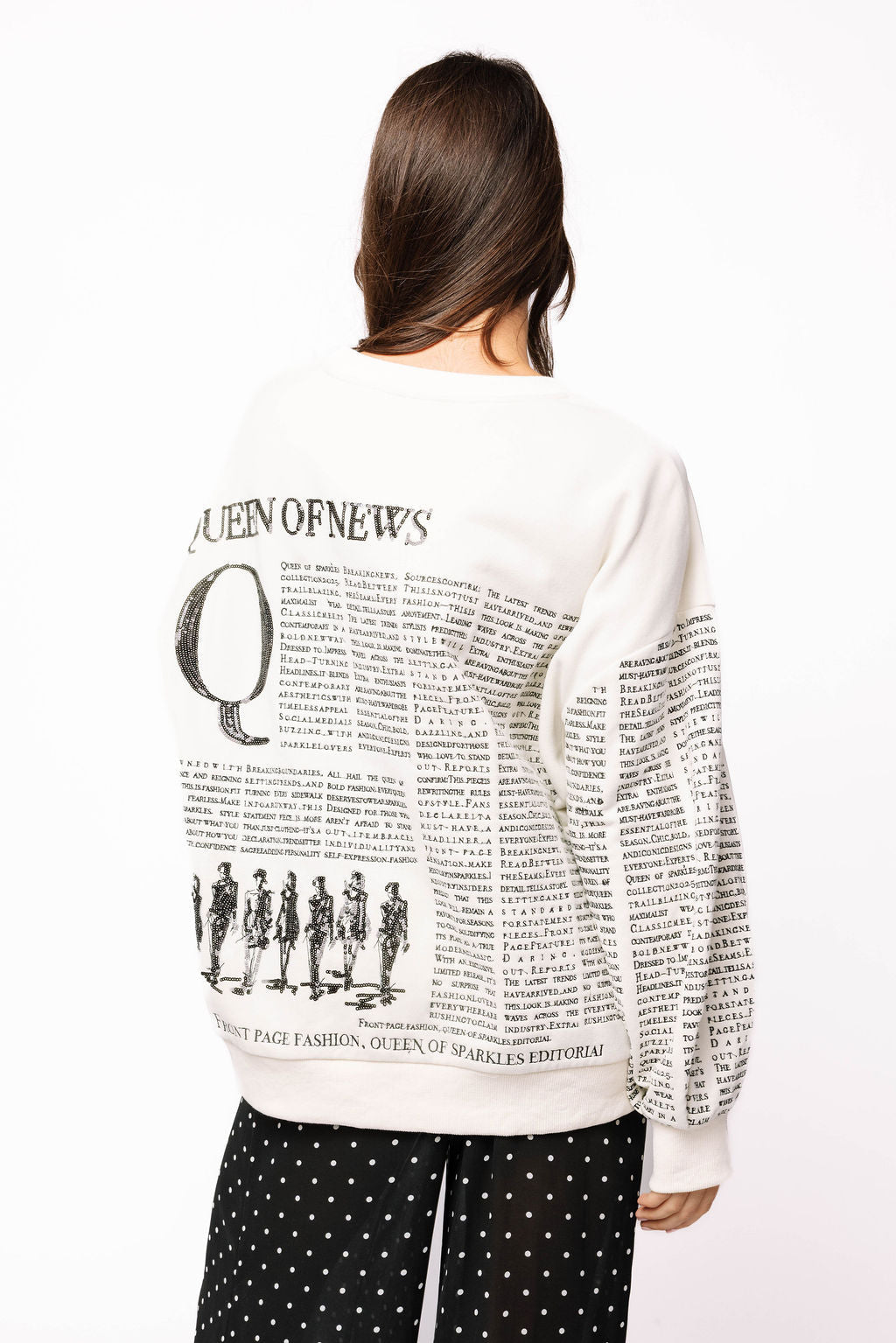 White & Black 'Queen of News' Sweatshirt